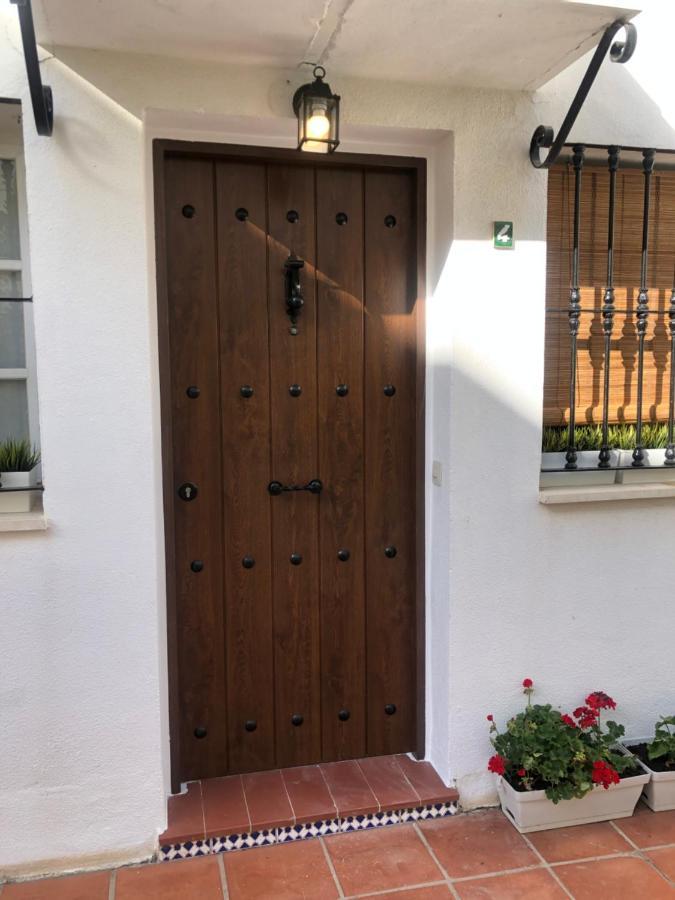 El Cortijuelo. Magnificent Triplex Terraced House With Rooftop Of 18M2, Overlooking The Sea. Parking Торремолинос Экстерьер фото