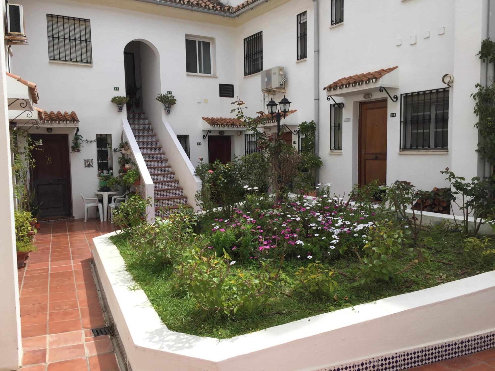 El Cortijuelo. Magnificent Triplex Terraced House With Rooftop Of 18M2, Overlooking The Sea. Parking Торремолинос Экстерьер фото