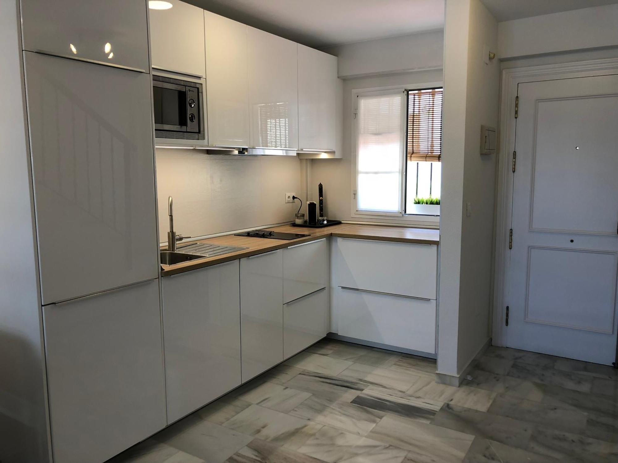 El Cortijuelo. Magnificent Triplex Terraced House With Rooftop Of 18M2, Overlooking The Sea. Parking Торремолинос Экстерьер фото