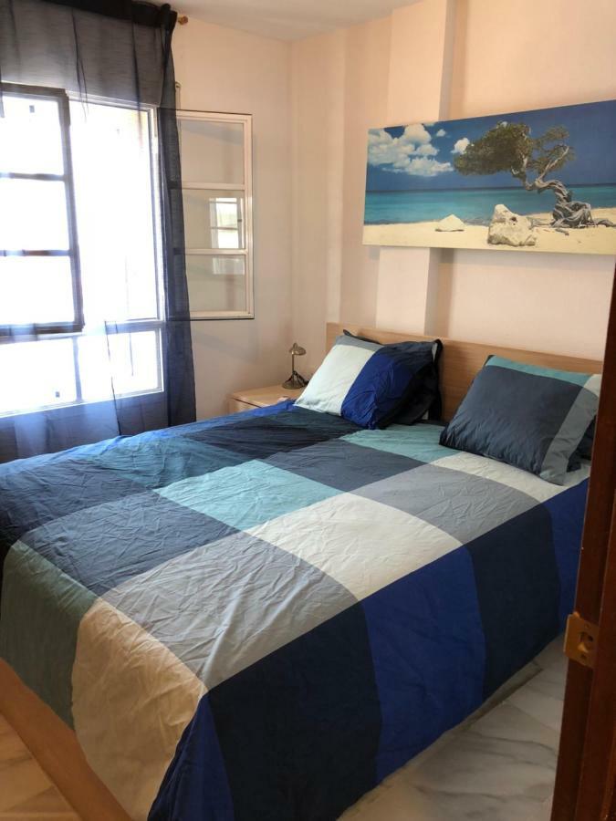 El Cortijuelo. Magnificent Triplex Terraced House With Rooftop Of 18M2, Overlooking The Sea. Parking Торремолинос Экстерьер фото